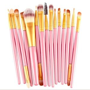 CLOSET CLEAROUT ⚡️ 15-Piece Makeup Brush Set